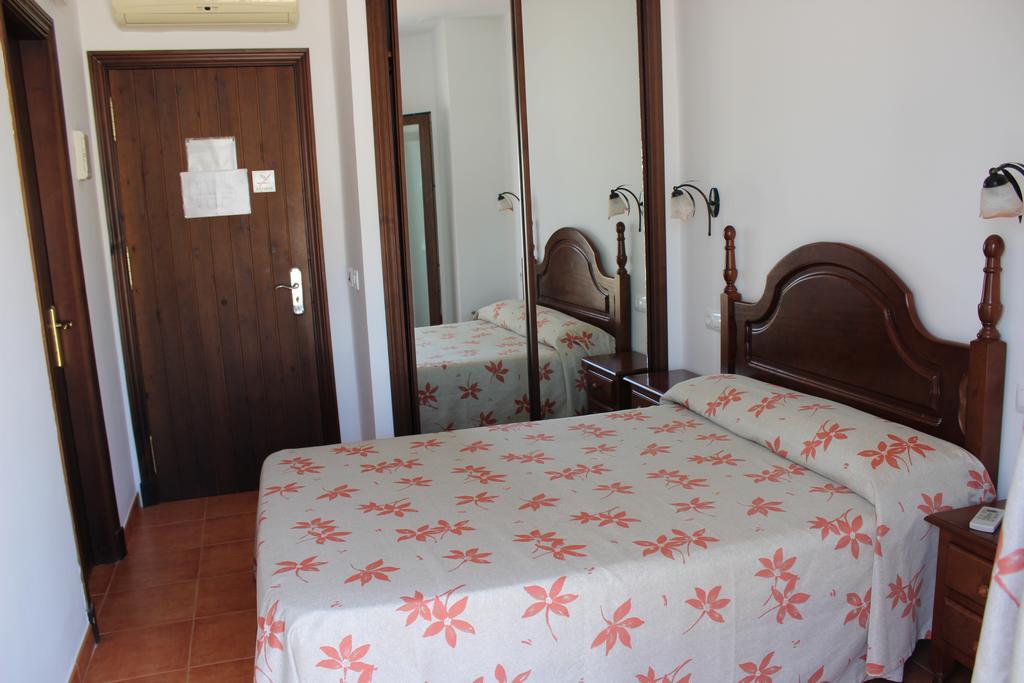 Hostal Jadraza Zahara de los Atunes Bagian luar foto